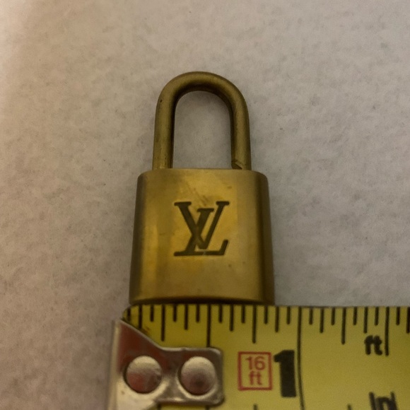 LV Locks #313 only lock - Picture 9 of 11